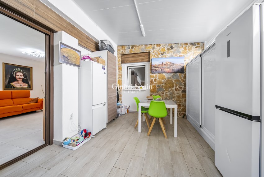 Resale - Villa -
ORIHUELA COSTA - Lomas de Cabo Roig