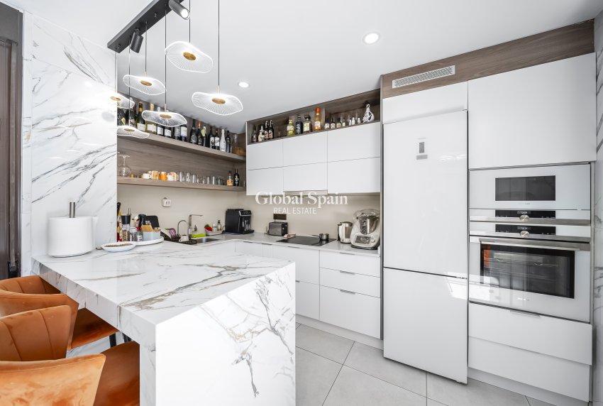 Resale - Villa -
ORIHUELA COSTA - Lomas de Cabo Roig