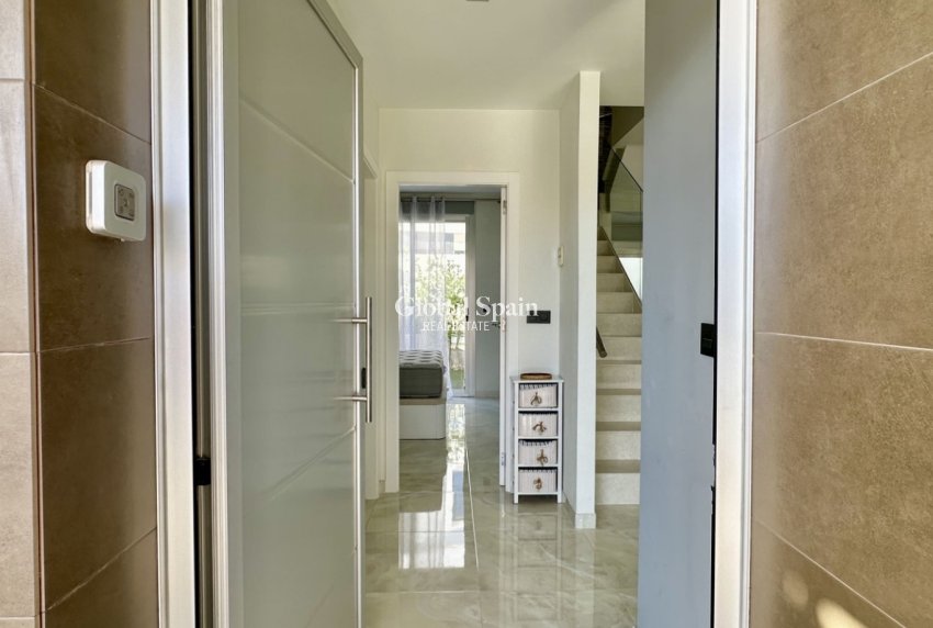 Resale - Villa -
ORIHUELA COSTA - Lomas de Cabo Roig