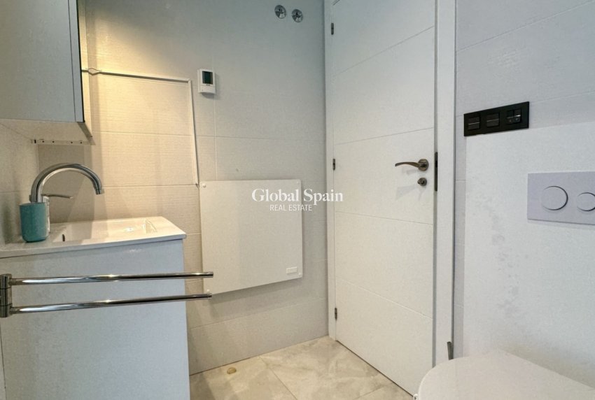 Resale - Villa -
ORIHUELA COSTA - Lomas de Cabo Roig