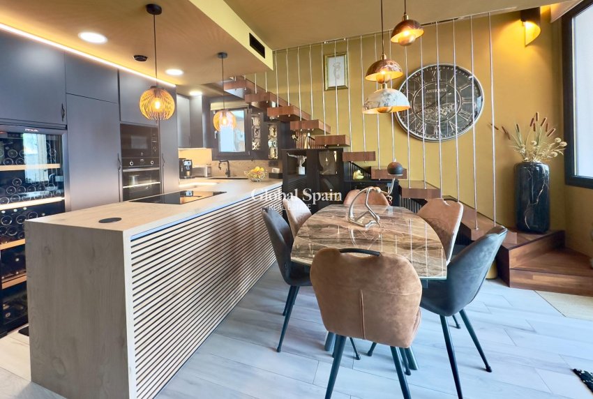 Resale - VILLA -
ORIHUELA COSTA - Lomas de Cabo Roig