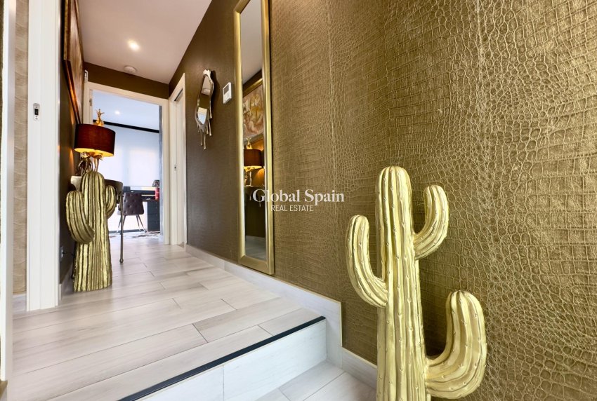 Resale - VILLA -
ORIHUELA COSTA - Lomas de Cabo Roig