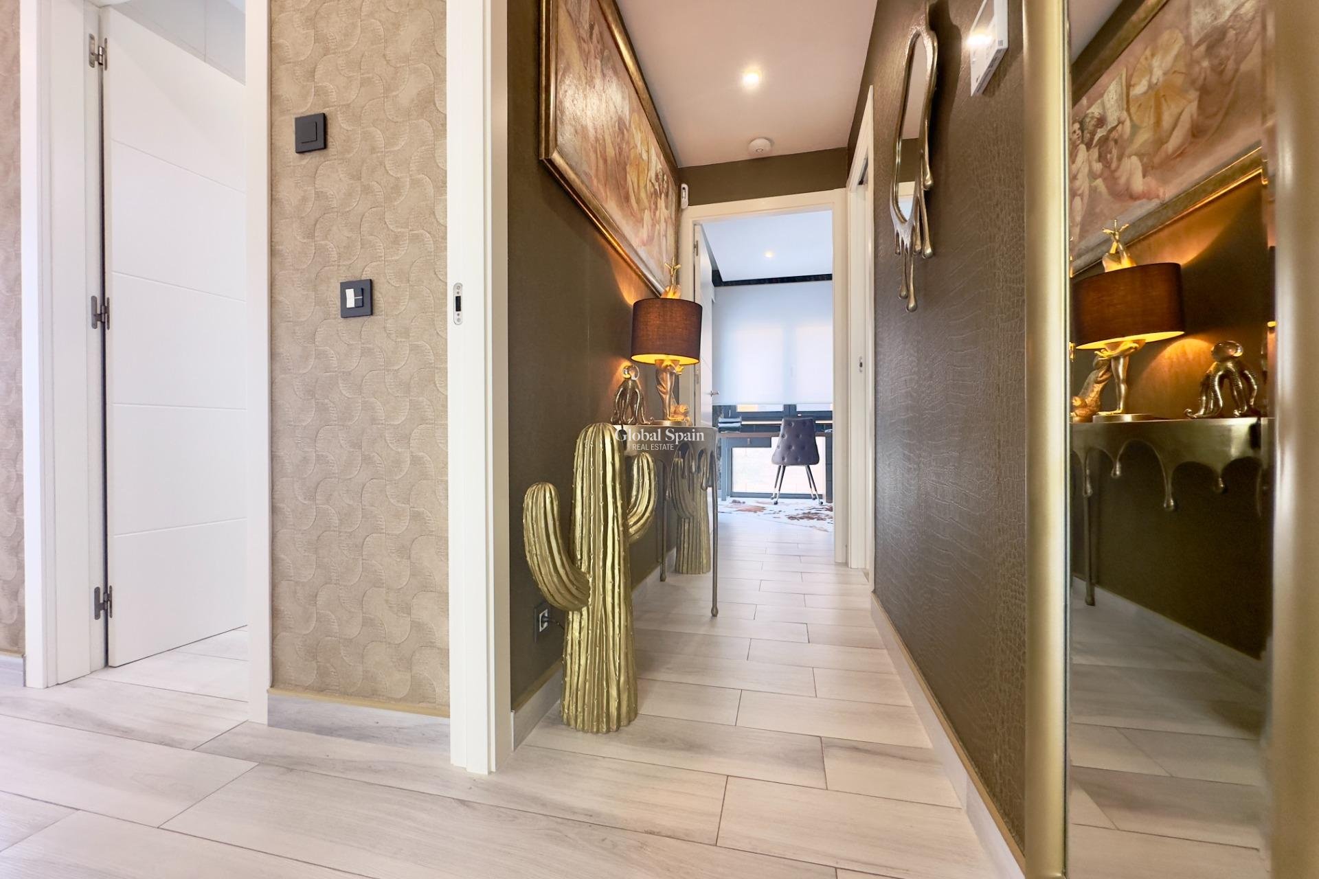 Resale - VILLA -
ORIHUELA COSTA - Lomas de Cabo Roig