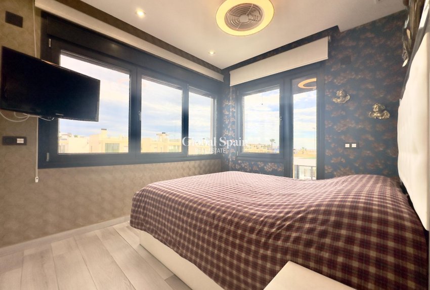 Resale - VILLA -
ORIHUELA COSTA - Lomas de Cabo Roig