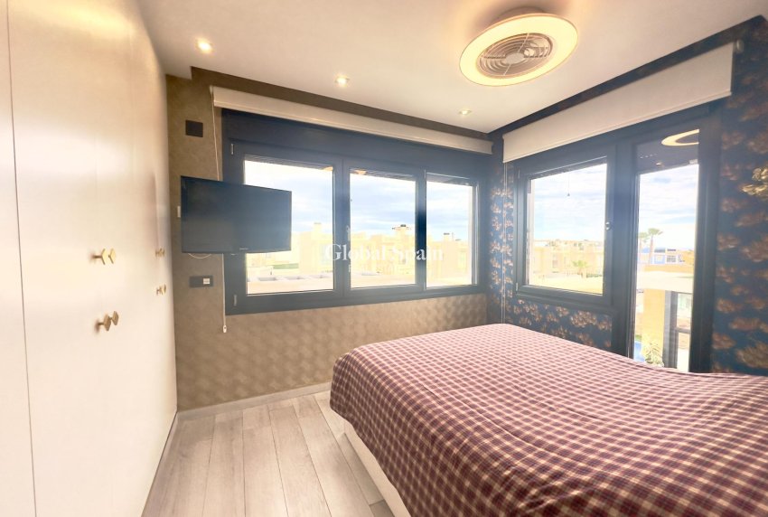 Resale - VILLA -
ORIHUELA COSTA - Lomas de Cabo Roig