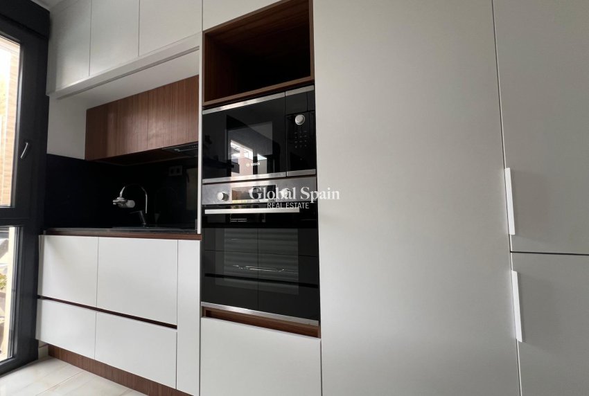 Resale - VILLA -
ORIHUELA COSTA - Lomas de Cabo Roig