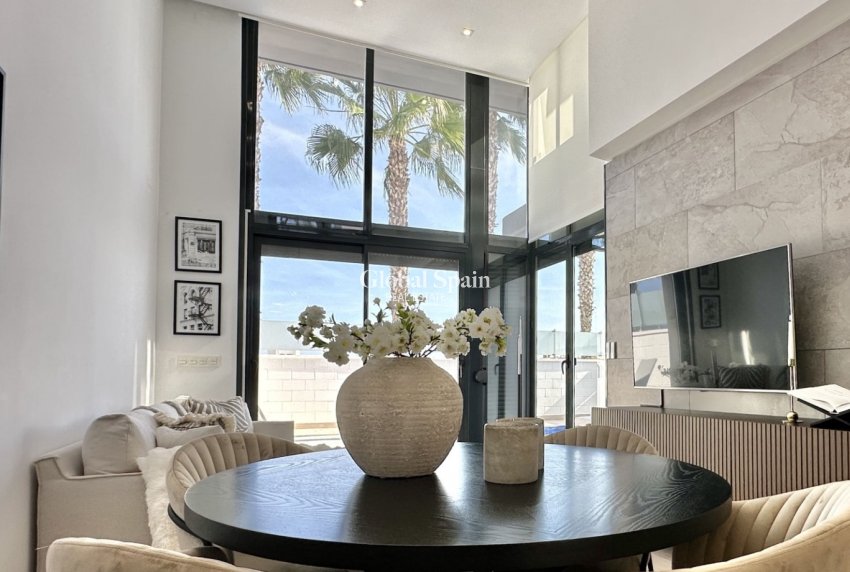 Resale - VILLA -
ORIHUELA COSTA - Lomas de Cabo Roig