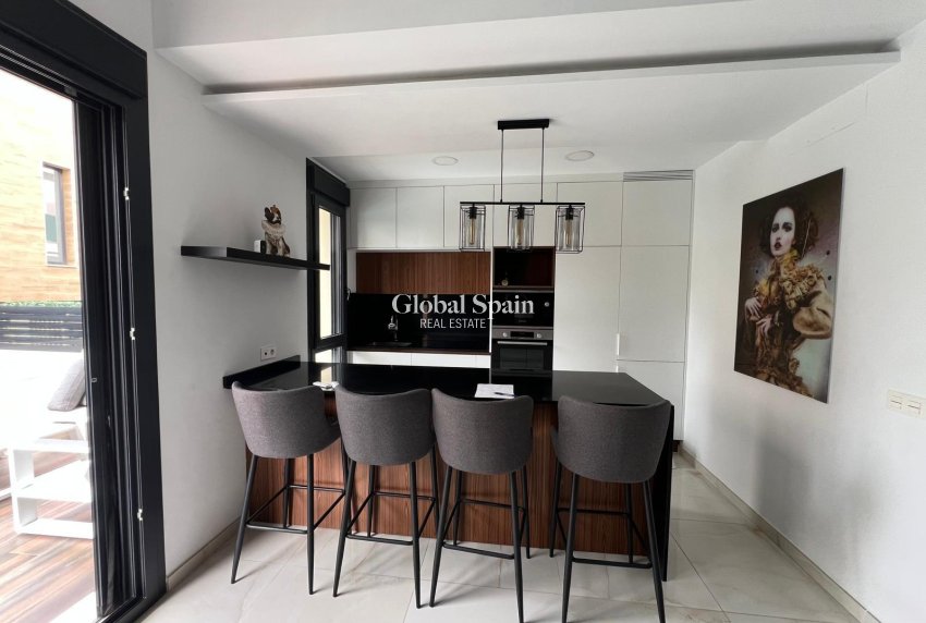 Resale - VILLA -
ORIHUELA COSTA - Lomas de Cabo Roig