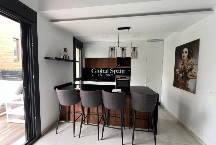 Resale - VILLA -
ORIHUELA COSTA - Lomas de Cabo Roig