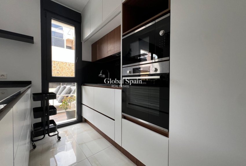 Resale - VILLA -
ORIHUELA COSTA - Lomas de Cabo Roig