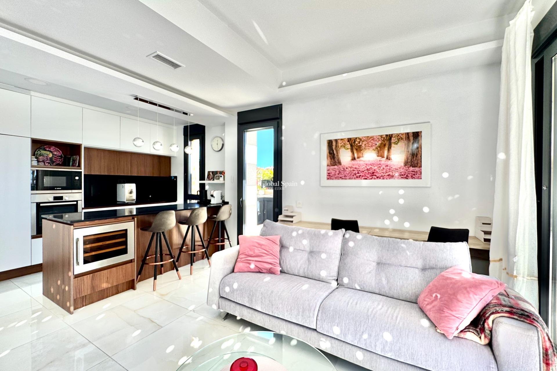 Resale - VILLA -
ORIHUELA COSTA - Lomas de Cabo Roig
