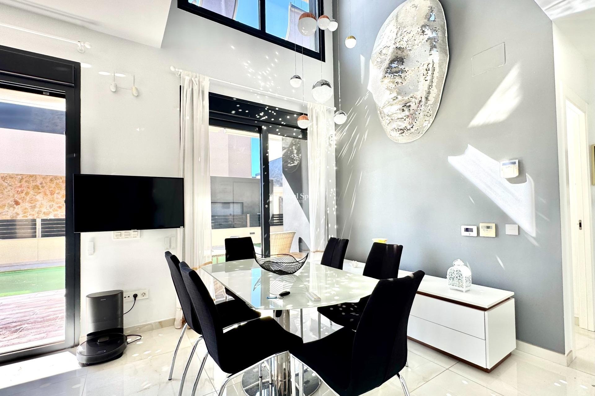 Resale - VILLA -
ORIHUELA COSTA - Lomas de Cabo Roig