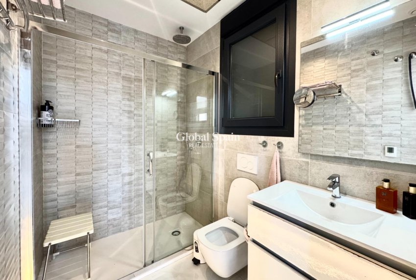 Resale - VILLA -
ORIHUELA COSTA - Lomas de Cabo Roig