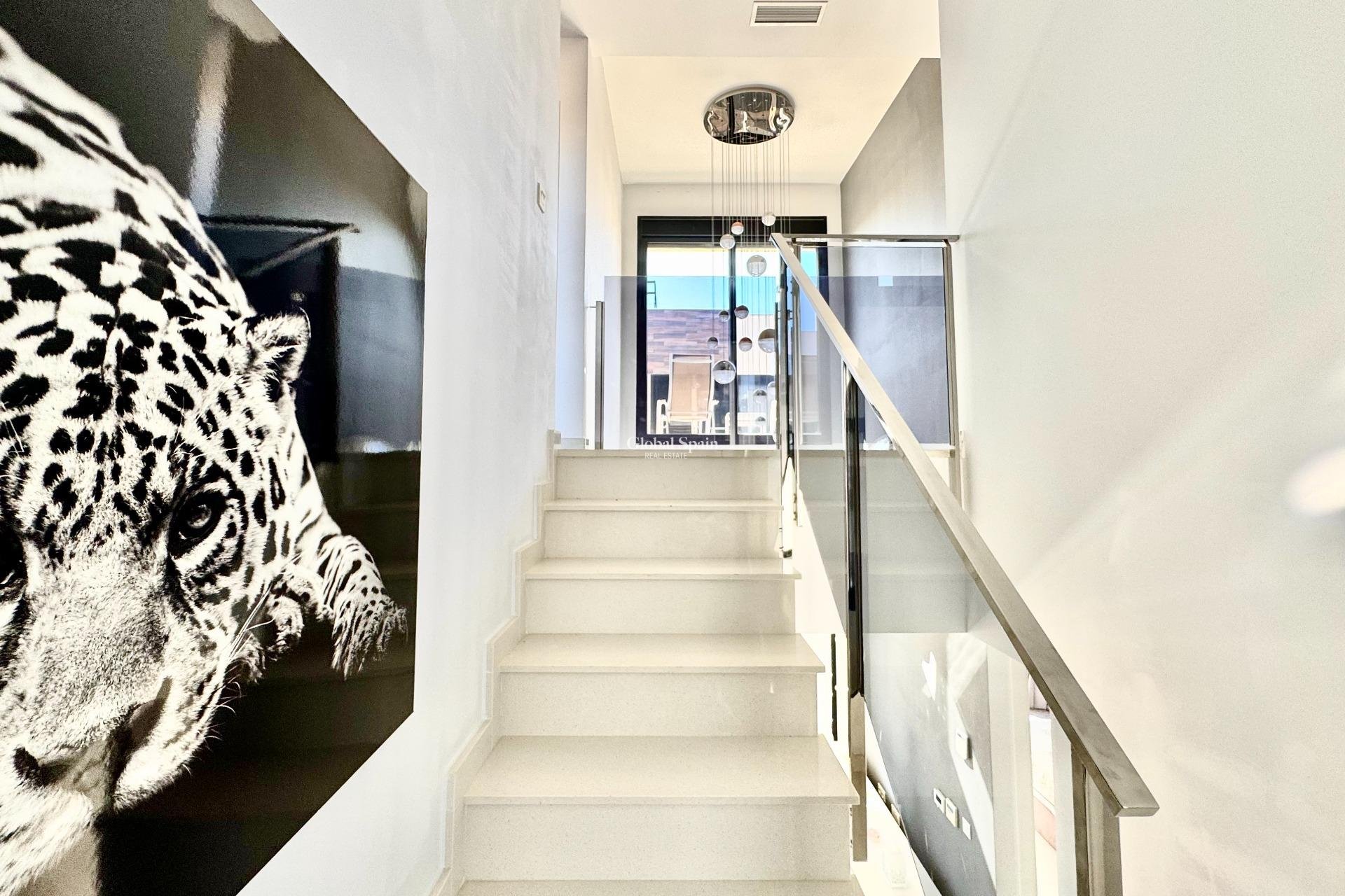 Resale - VILLA -
ORIHUELA COSTA - Lomas de Cabo Roig