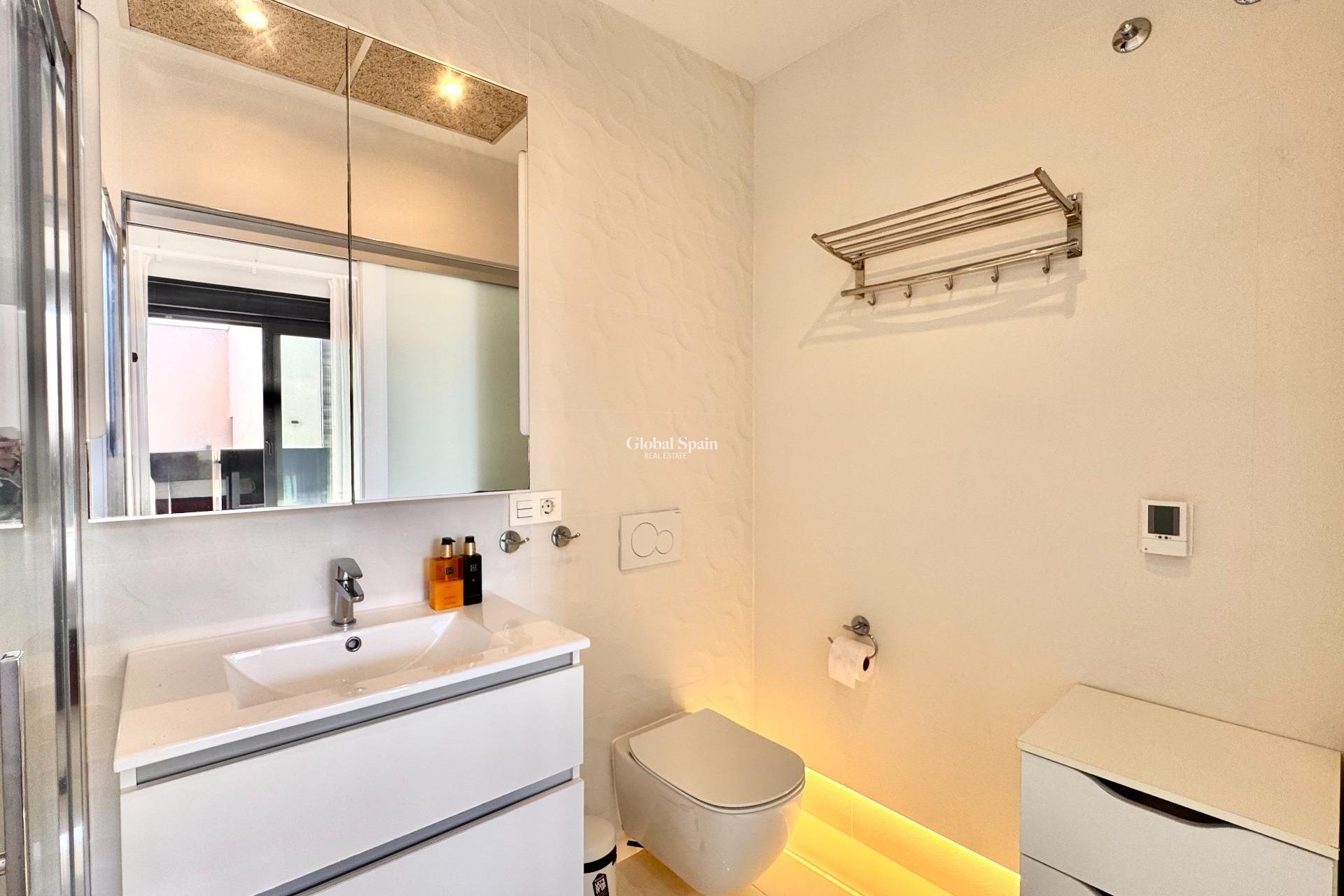 Resale - VILLA -
ORIHUELA COSTA - Lomas de Cabo Roig