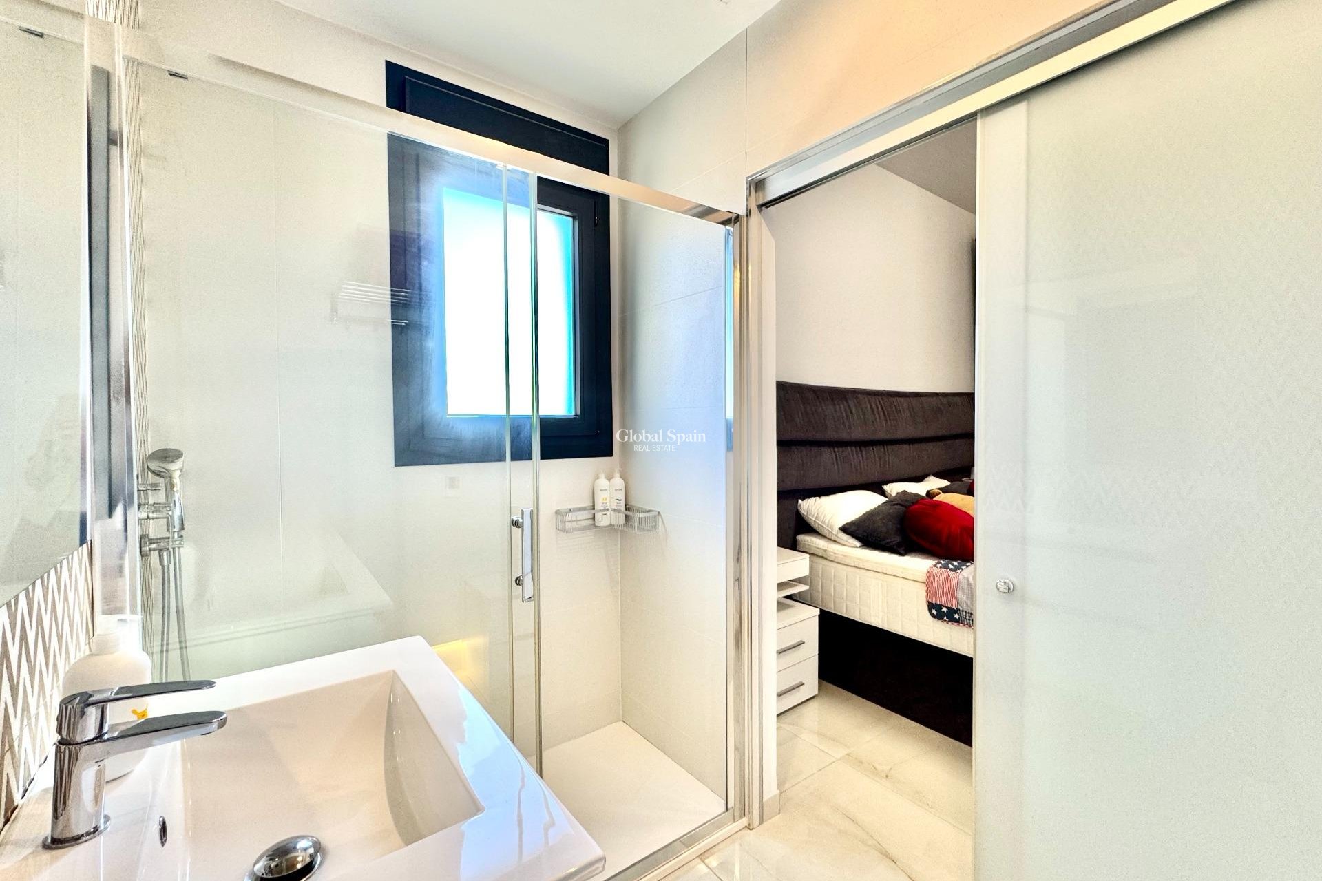 Resale - VILLA -
ORIHUELA COSTA - Lomas de Cabo Roig