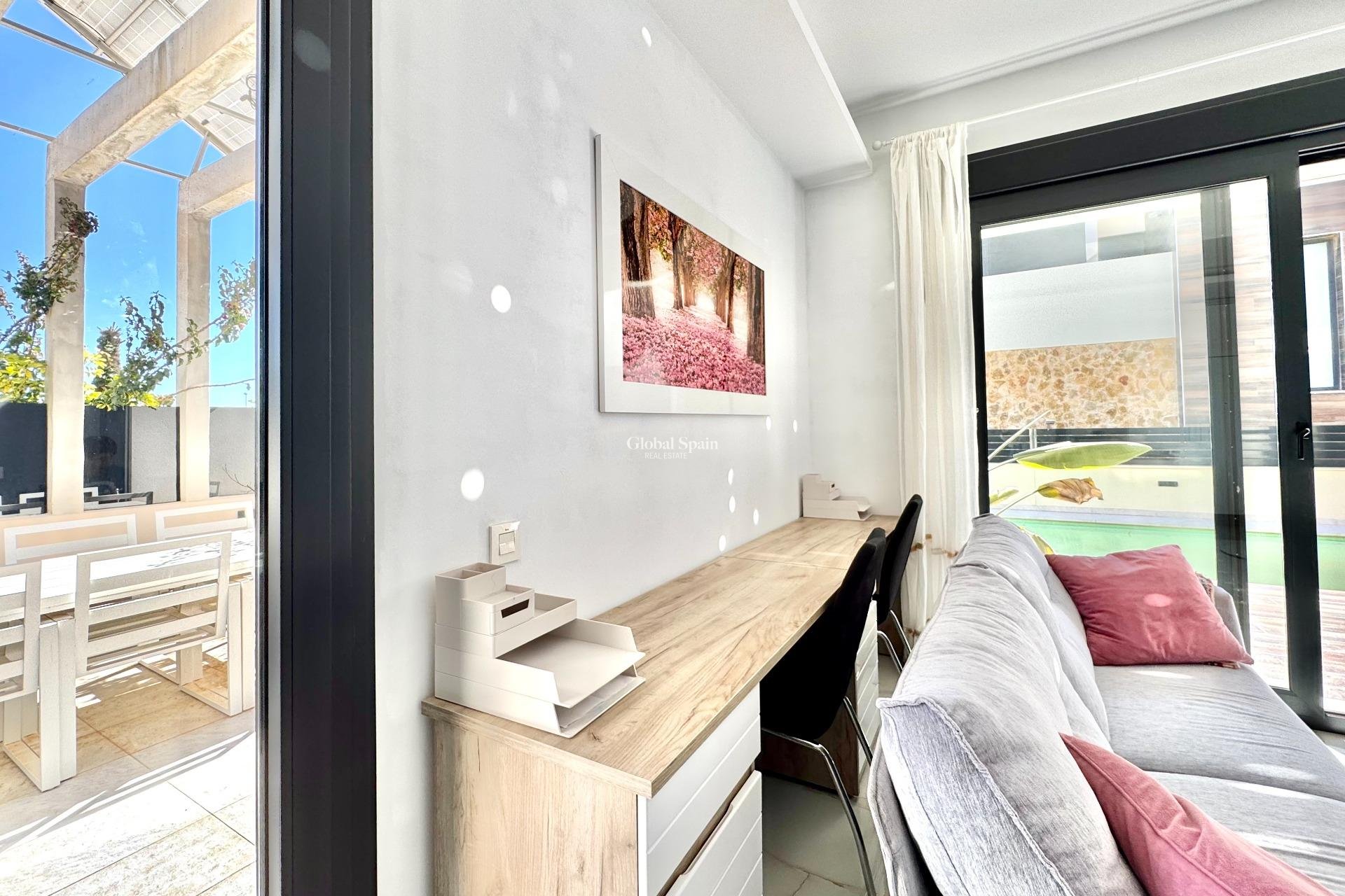 Resale - VILLA -
ORIHUELA COSTA - Lomas de Cabo Roig