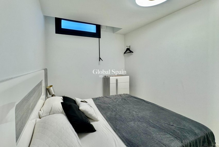 Resale - VILLA -
ORIHUELA COSTA - Lomas de Cabo Roig