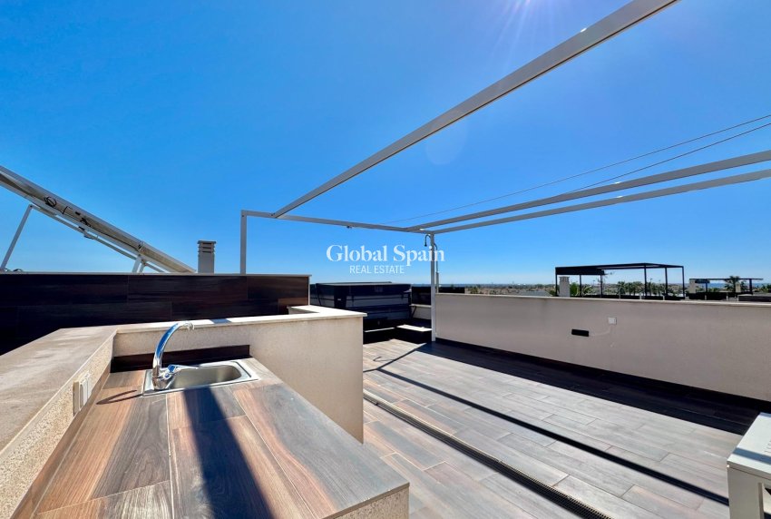 Resale - VILLA -
ORIHUELA COSTA - Lomas de Cabo Roig