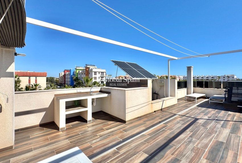 Resale - VILLA -
ORIHUELA COSTA - Lomas de Cabo Roig