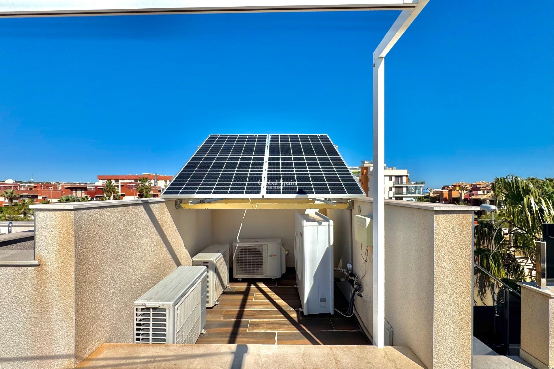 Resale - VILLA -
ORIHUELA COSTA - Lomas de Cabo Roig
