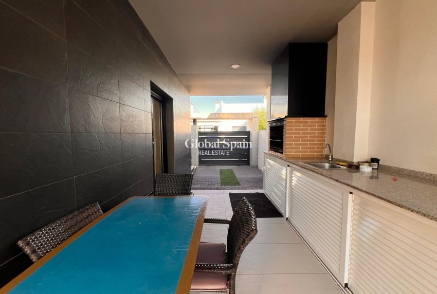 Resale - VILLA -
ORIHUELA COSTA - Lomas de Cabo Roig
