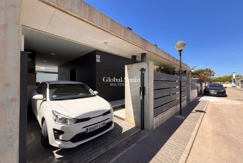Resale - VILLA -
ORIHUELA COSTA - Lomas de Cabo Roig