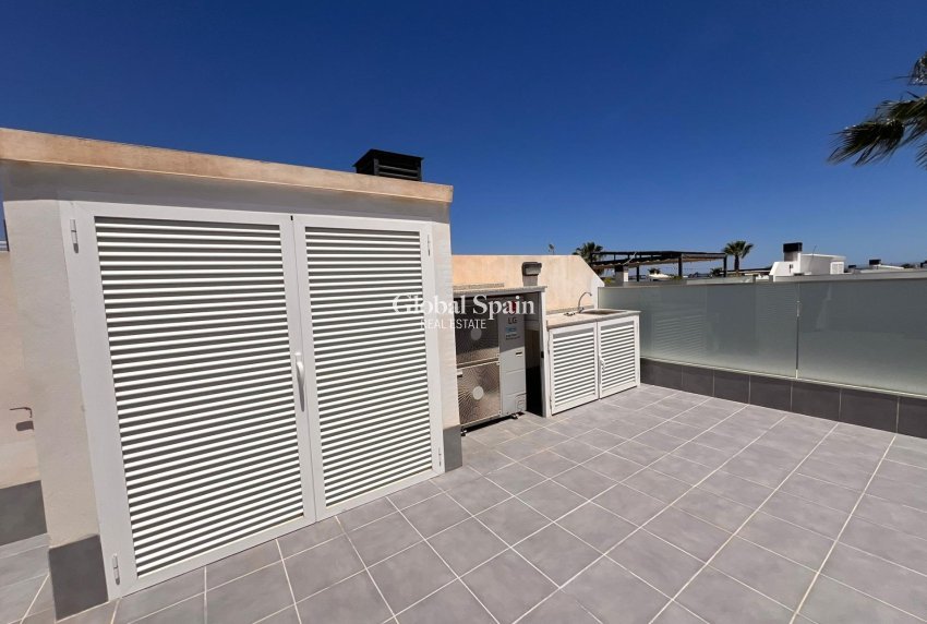 Resale - VILLA -
ORIHUELA COSTA - Lomas de Cabo Roig