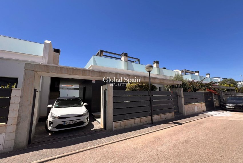 Resale - VILLA -
ORIHUELA COSTA - Lomas de Cabo Roig
