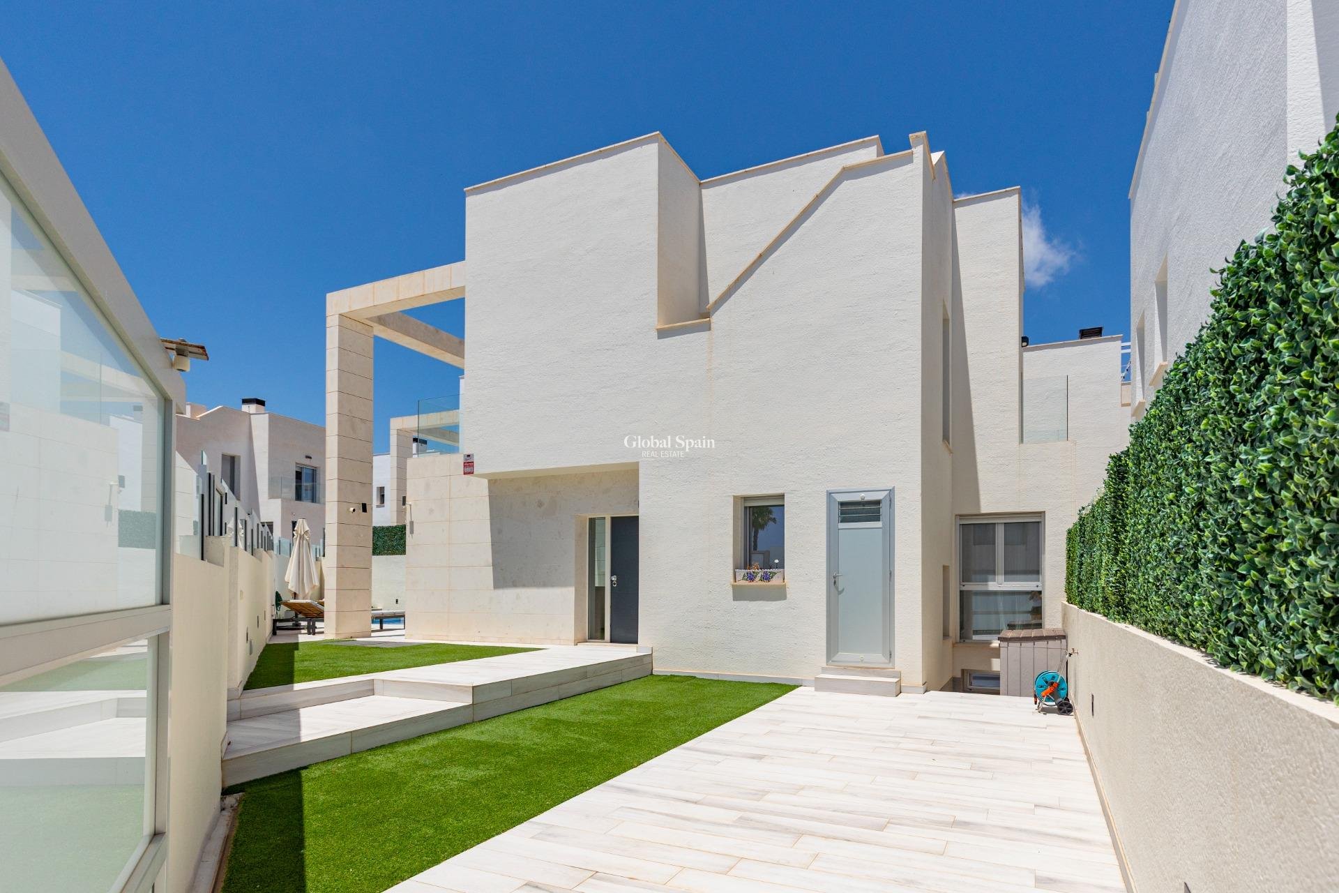 Resale - VILLA -
ORIHUELA COSTA - Lomas de Cabo Roig