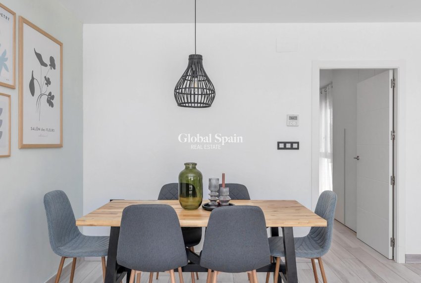Resale - VILLA -
ORIHUELA COSTA - Lomas de Cabo Roig