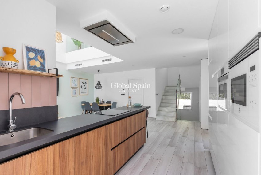 Resale - VILLA -
ORIHUELA COSTA - Lomas de Cabo Roig