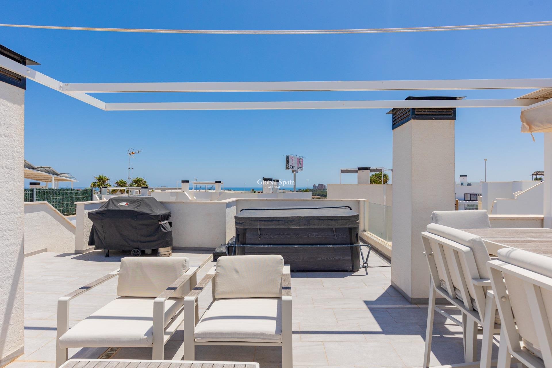 Resale - VILLA -
ORIHUELA COSTA - Lomas de Cabo Roig