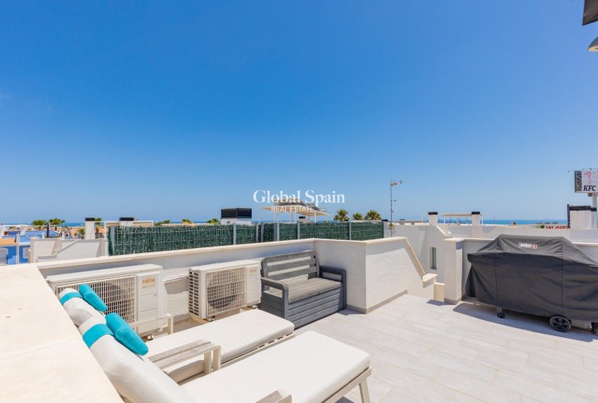 Resale - VILLA -
ORIHUELA COSTA - Lomas de Cabo Roig