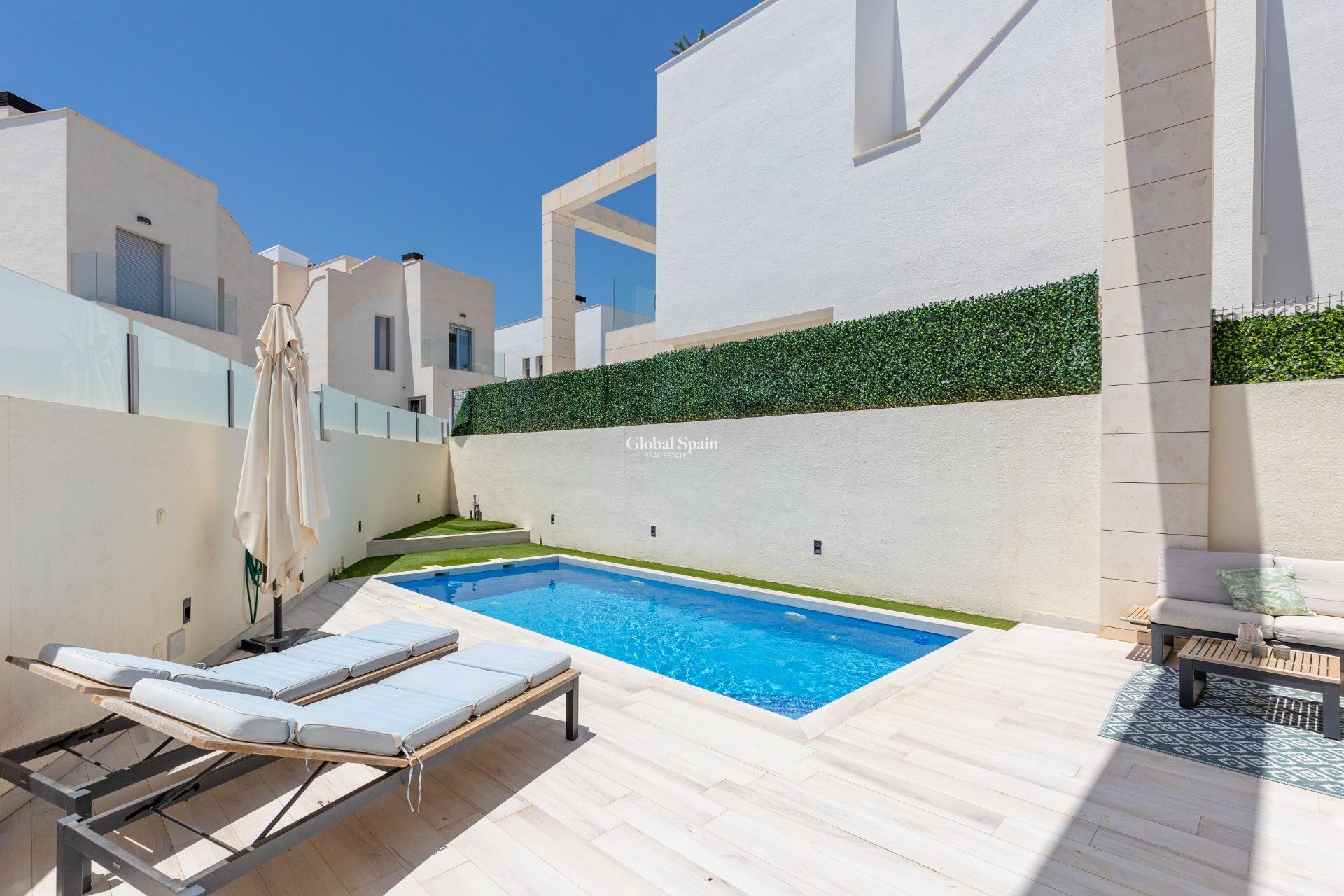 Resale - VILLA -
ORIHUELA COSTA - Lomas de Cabo Roig