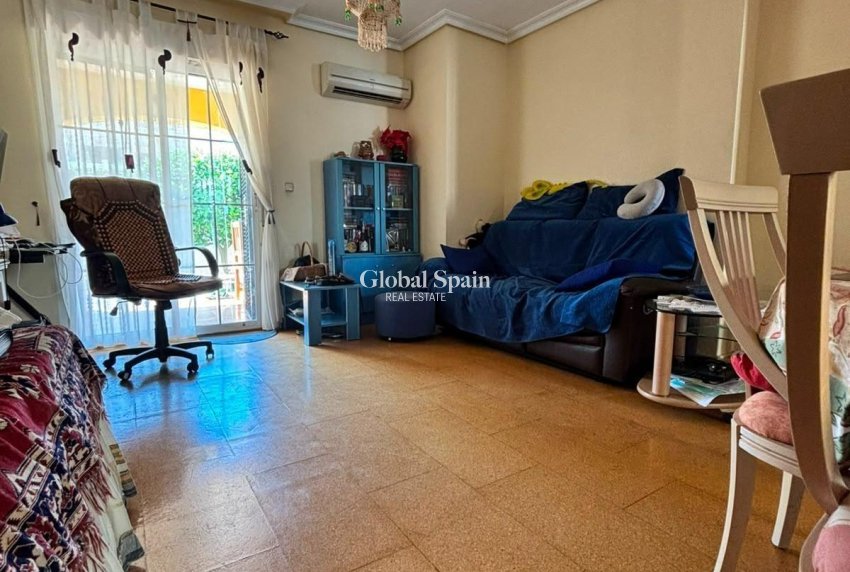 Resale - VILLA -
ORIHUELA COSTA - Lomas de Cabo Roig