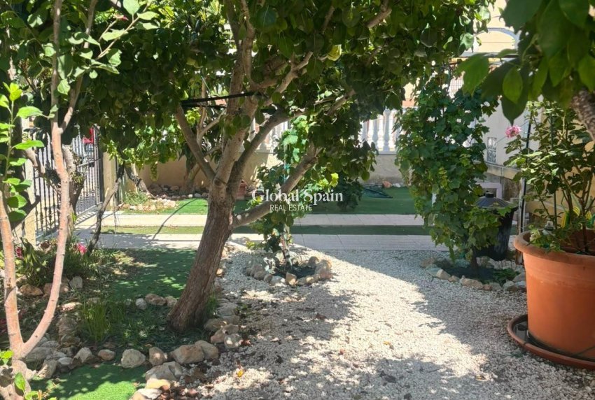 Resale - VILLA -
ORIHUELA COSTA - Lomas de Cabo Roig