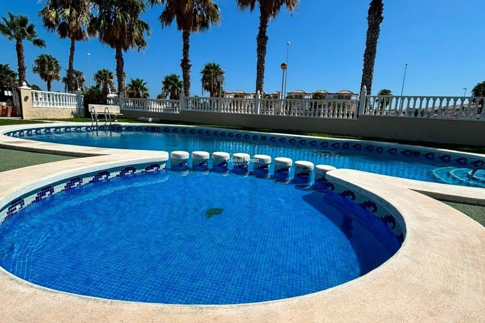 Resale - VILLA -
ORIHUELA COSTA - Lomas de Cabo Roig