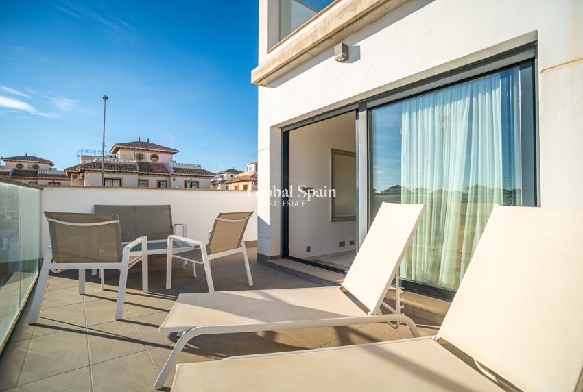 Resale - Villa -
ORIHUELA COSTA - Lomas de Cabo Roig
