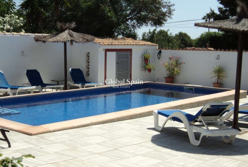Resale - Villa -
ORIHUELA COSTA - Lomas de Cabo Roig