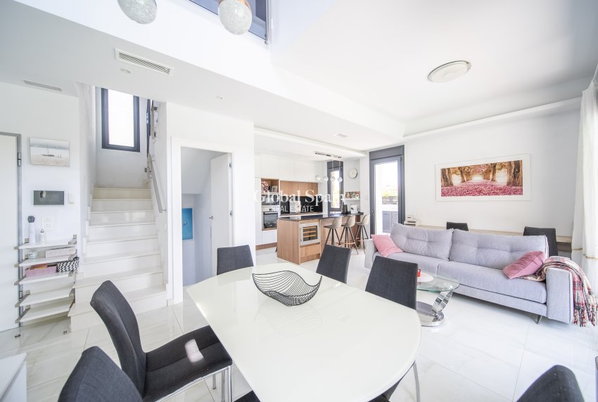 Resale - Villa -
ORIHUELA COSTA - Lomas de Cabo Roig