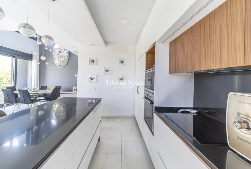 Resale - Villa -
ORIHUELA COSTA - Lomas de Cabo Roig