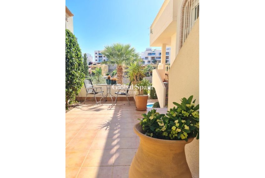 Resale - VILLA -
ORIHUELA COSTA - Lomas De Campoamor-las Ramblas