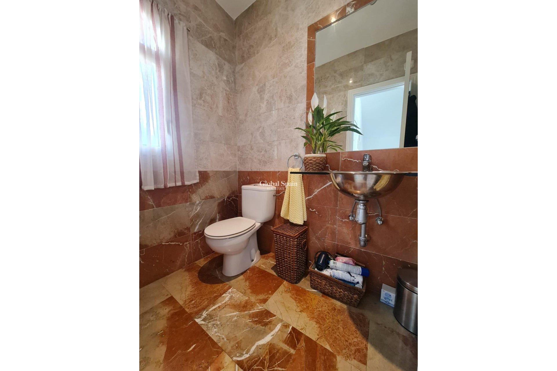 Resale - VILLA -
ORIHUELA COSTA - Lomas De Campoamor-las Ramblas