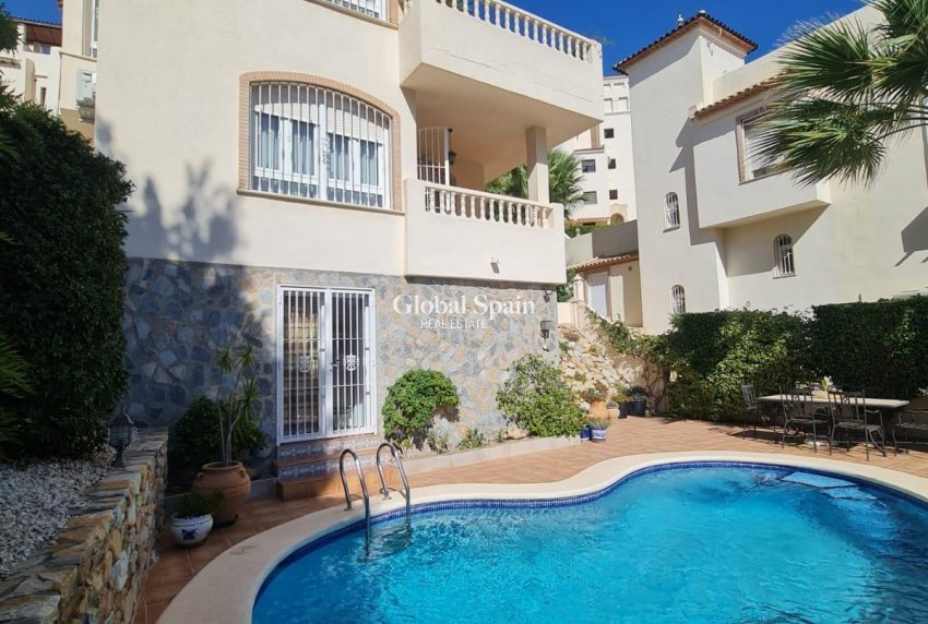 Resale - VILLA -
ORIHUELA COSTA - Lomas De Campoamor-las Ramblas