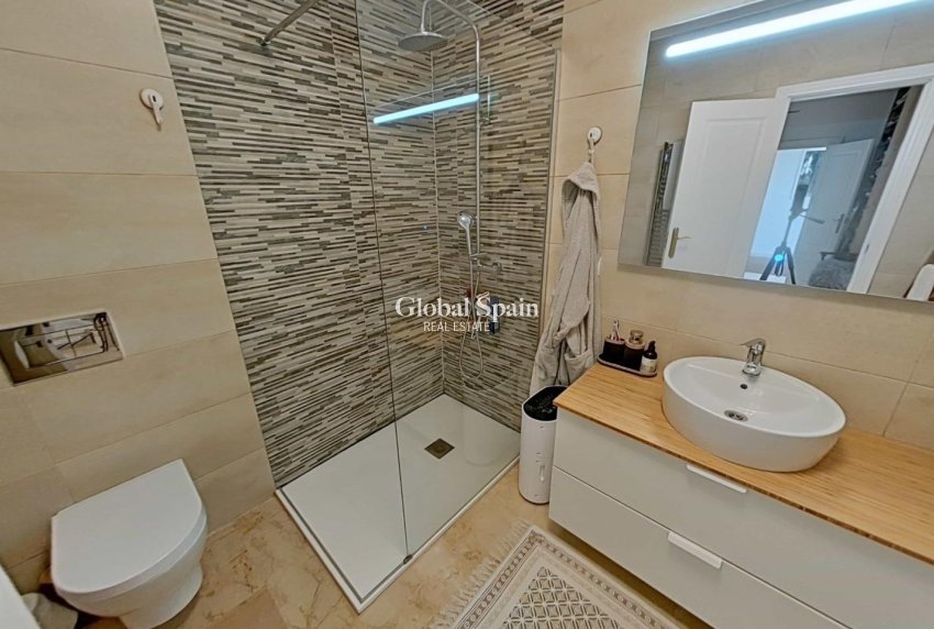 Resale - VILLA -
ORIHUELA COSTA - Lomas de Campoamor-Las Ramblas