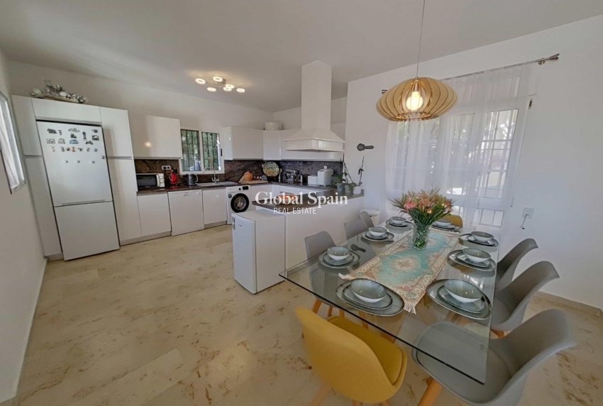 Resale - VILLA -
ORIHUELA COSTA - Lomas de Campoamor-Las Ramblas