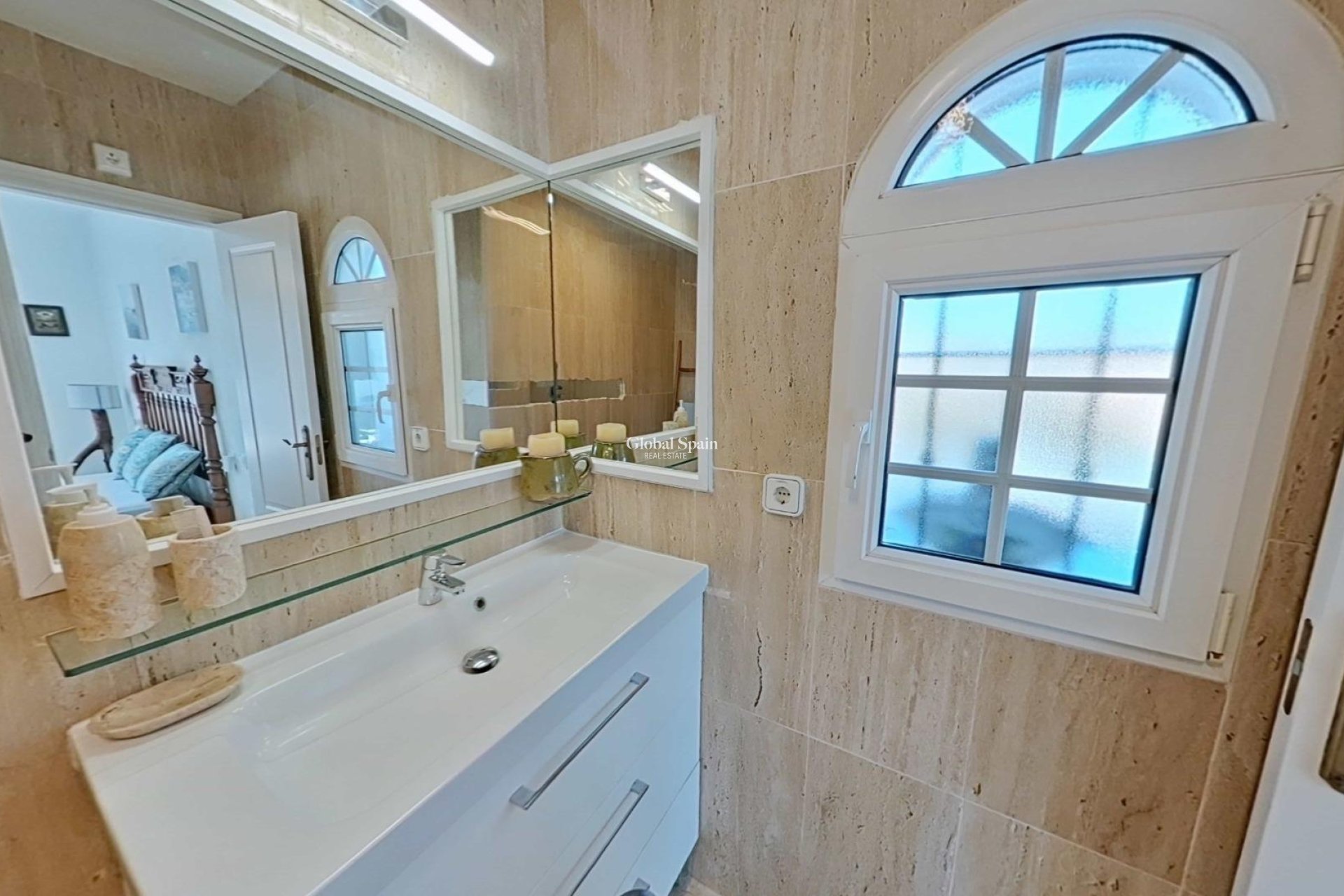 Resale - VILLA -
ORIHUELA COSTA - Lomas de Campoamor-Las Ramblas