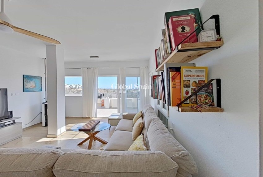 Resale - VILLA -
ORIHUELA COSTA - Lomas de Campoamor-Las Ramblas