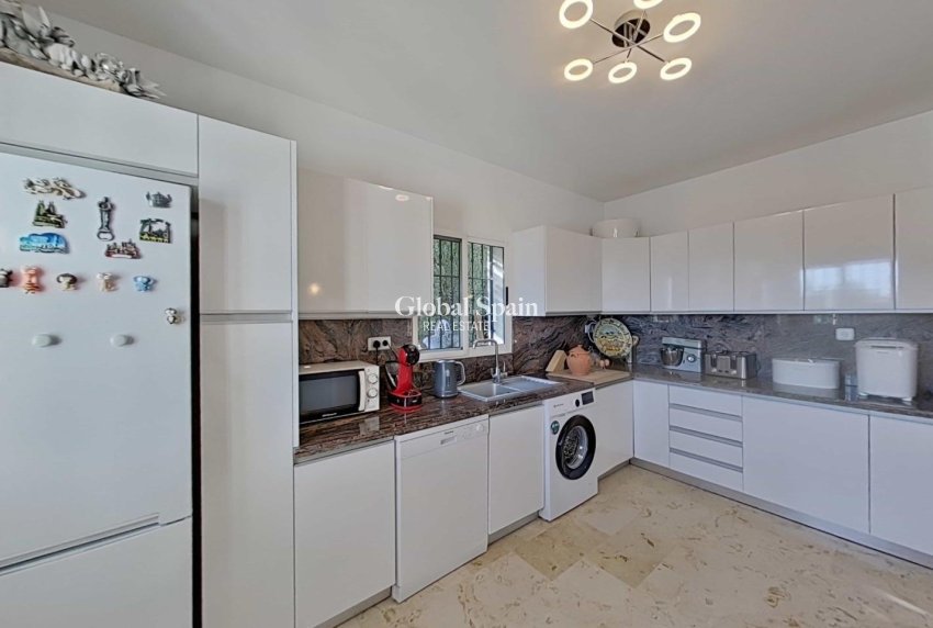 Resale - VILLA -
ORIHUELA COSTA - Lomas de Campoamor-Las Ramblas